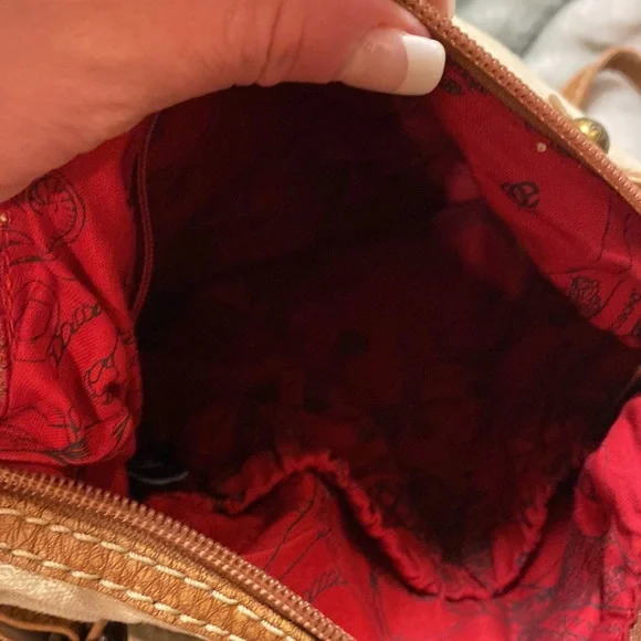 Ecko crossbody with painted rock detailing and red interior - Picture 6 of 13